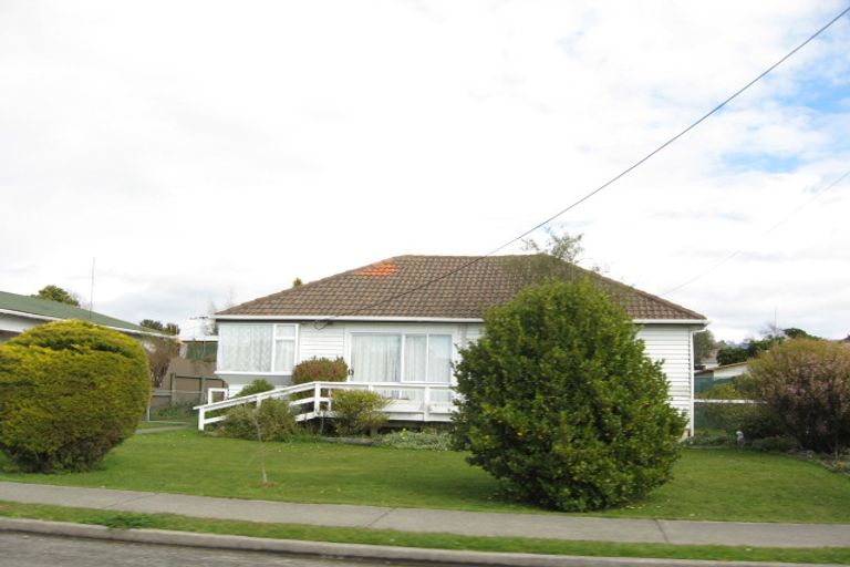Photo of property in 16 Meihana Street, Takaka, 7110
