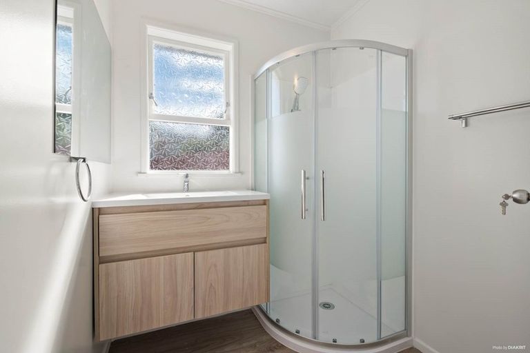 Photo of property in 11 Orton Street, Glenfield, Auckland, 0627