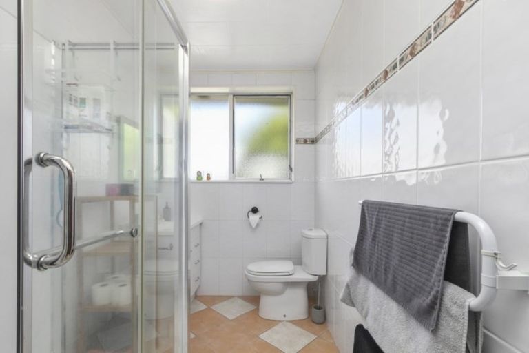 Photo of property in 18b Reese Jones Grove, Maungaraki, Lower Hutt, 5010