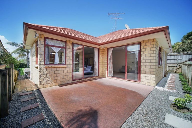 Photo of property in 32 Cairnsvale Rise, Manurewa, Auckland, 2105