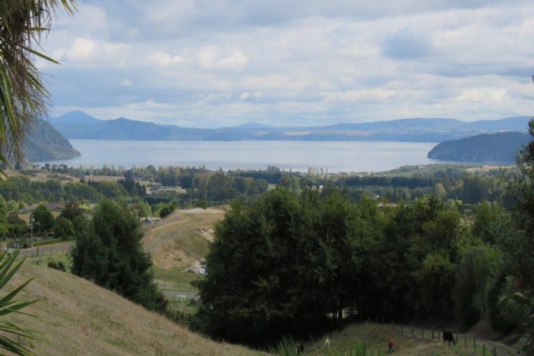 Photo of property in 12 Hepina Heights, Kinloch, Taupo, 3377