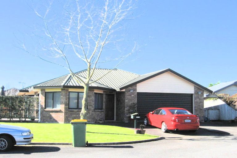 Photo of property in 7 Johnsfield Place, Rototuna, Hamilton, 3210