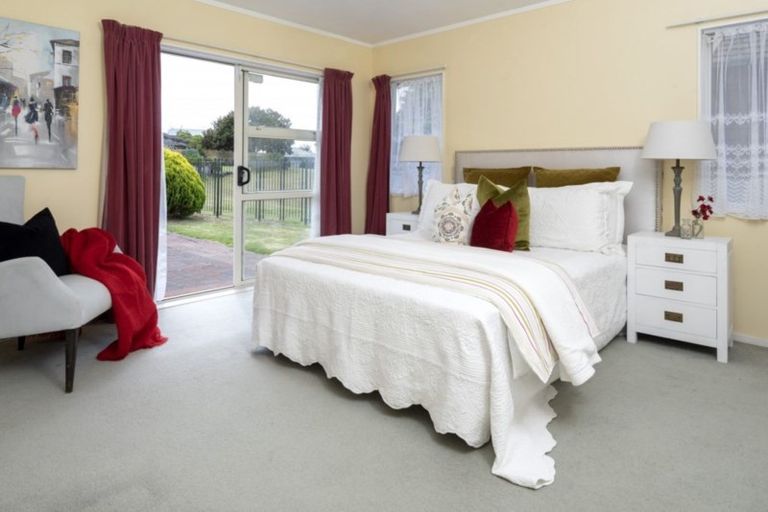 Photo of property in 24 Fremantle Place, Pakuranga Heights, Auckland, 2010