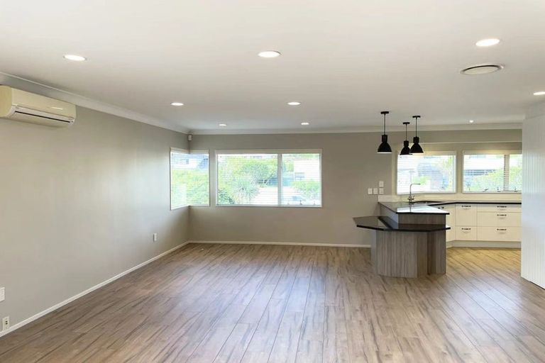 Photo of property in 2 Kaniere Place, Half Moon Bay, Auckland, 2012