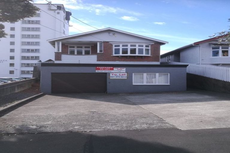 Photo of property in 35 Roxburgh Street, Mount Victoria, Wellington, 6011