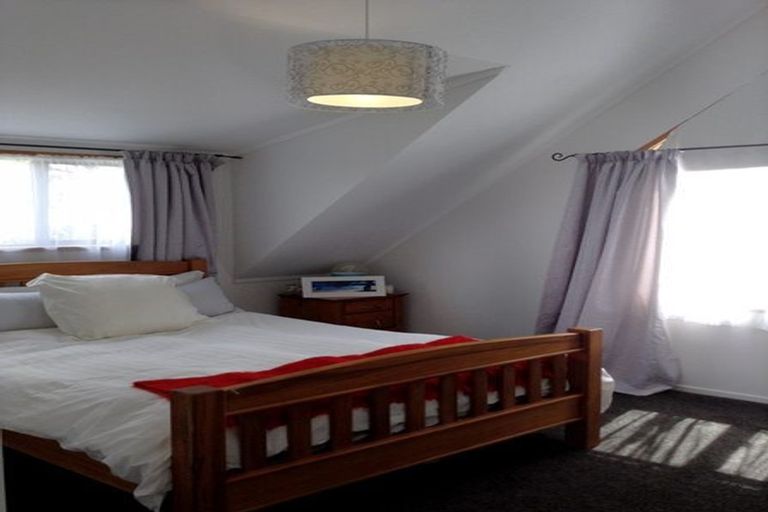 Photo of property in 2/274 Rangatira Road, Beach Haven, Auckland, 0626