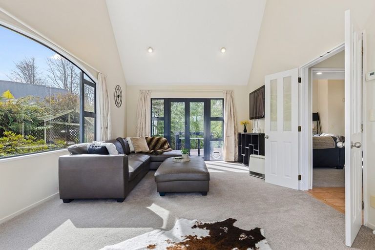 Photo of property in 366 Sawyers Arms Road, Harewood, Christchurch, 8051