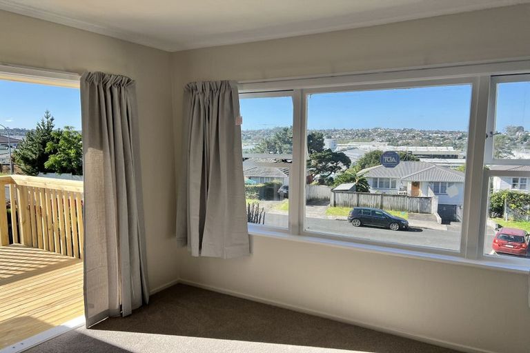 Photo of property in 48 Bruce Road, Glenfield, Auckland, 0629