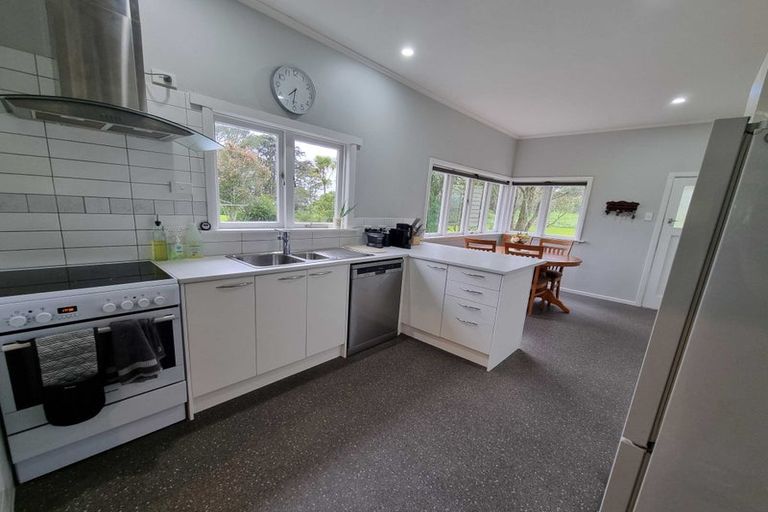 Photo of property in 210 Amreins Road, Taupaki, Henderson, 0782