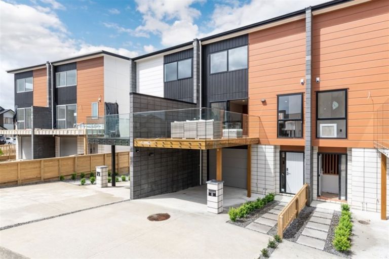 Photo of property in 6 Meritage Lane, Te Atatu South, Auckland, 0610