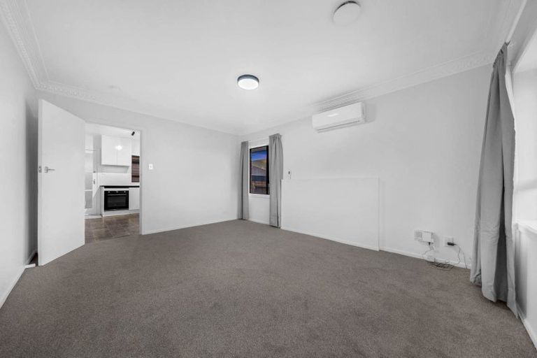 Photo of property in 12 Hunua Road, Papakura, 2110