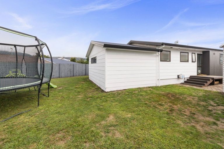 Photo of property in 8 Taurus Place, Kawaha Point, Rotorua, 3010