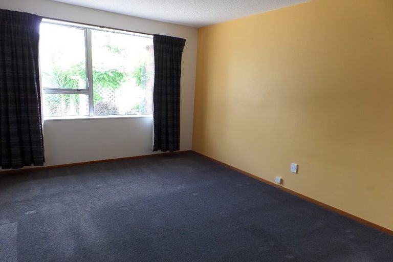 Photo of property in 2/6 James Condon Place, Redwood, Christchurch, 8051