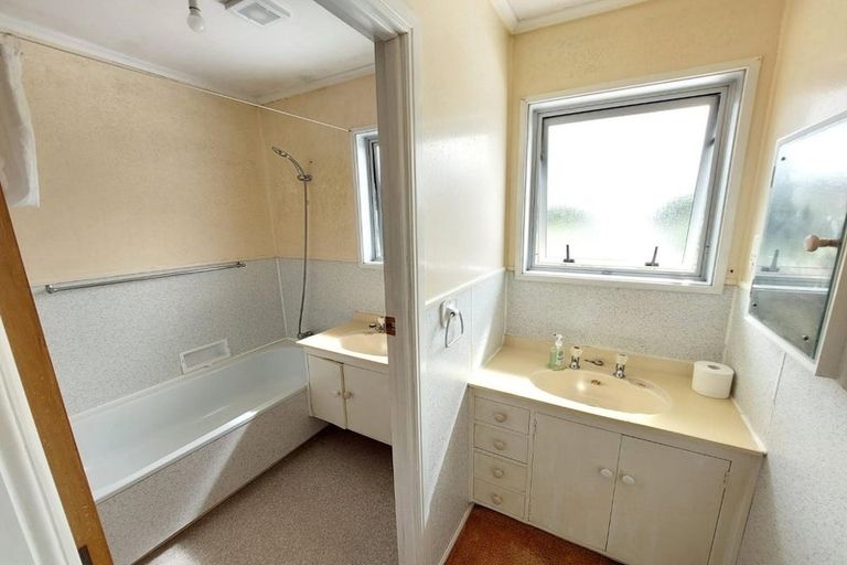 Photo of property in 11 Keegan Drive, Massey, Auckland, 0614