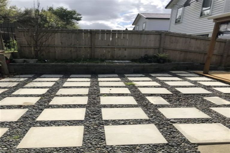 Photo of property in 22 Taiaapure Street, Weymouth, Auckland, 2103