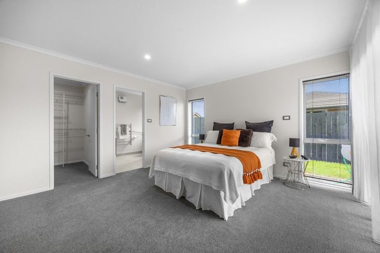 Photo of property in 8a Maple Lane, Huapai, Kumeu, 0810