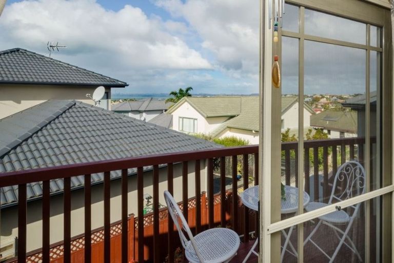 Photo of property in 143e Hobsonville Road, West Harbour, Auckland, 0618