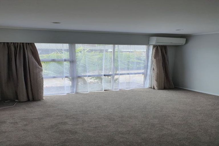 Photo of property in 5a Nimrod Place, Half Moon Bay, Auckland, 2012