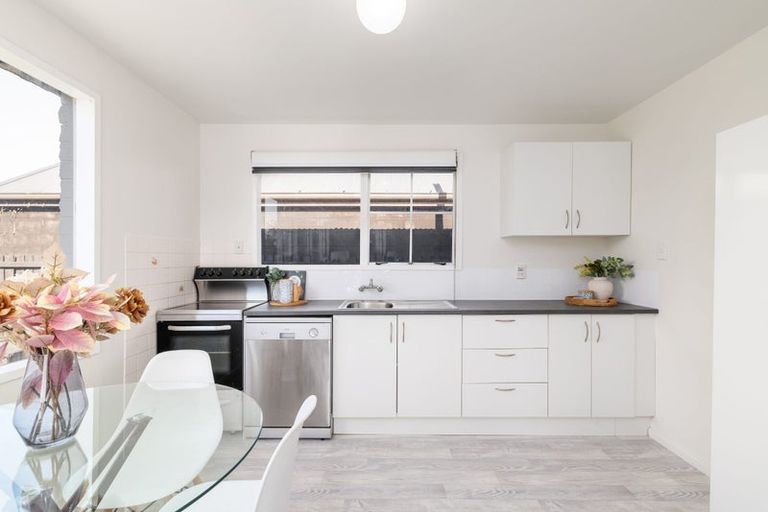 Photo of property in 2/32 Lamorna Road, Parklands, Christchurch, 8083