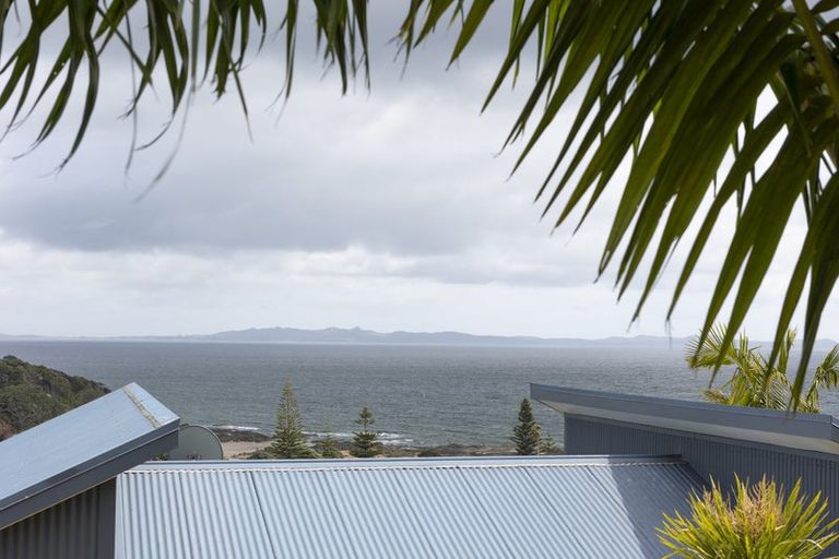 Photo of property in 9 Dudley Crescent, Cable Bay, 0420