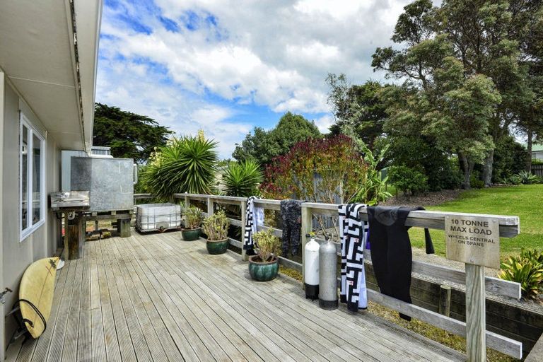 Photo of property in 140 Newcastle Street, Mahia, 4198