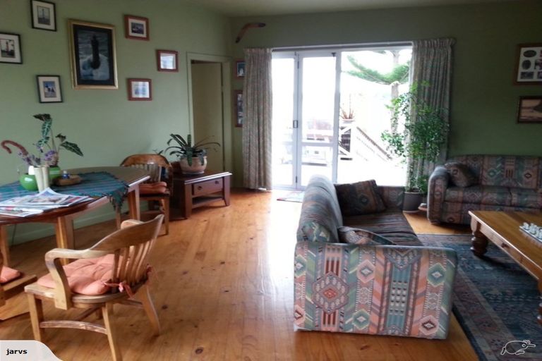 Photo of property in 23 Ferry Parade, Herald Island, Auckland, 0618