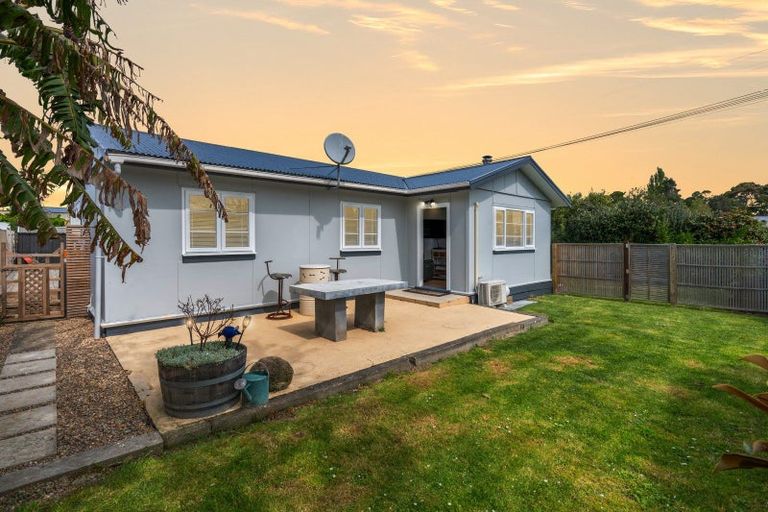 Photo of property in 2 Leyland Road, Te Awanga, 4102