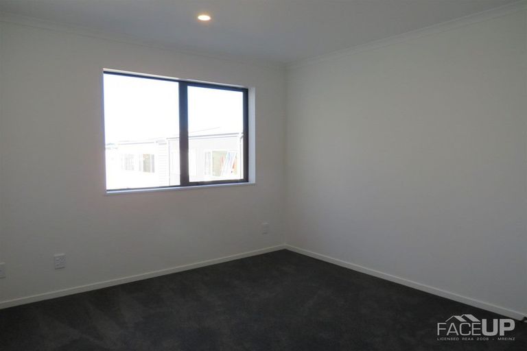 Photo of property in 16 Hea Road, Hobsonville, Auckland, 0616