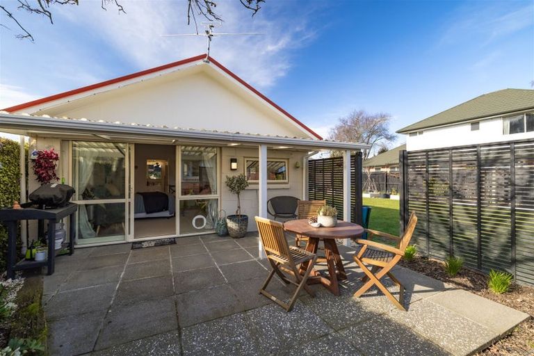 Photo of property in 80 Withells Road, Avonhead, Christchurch, 8042