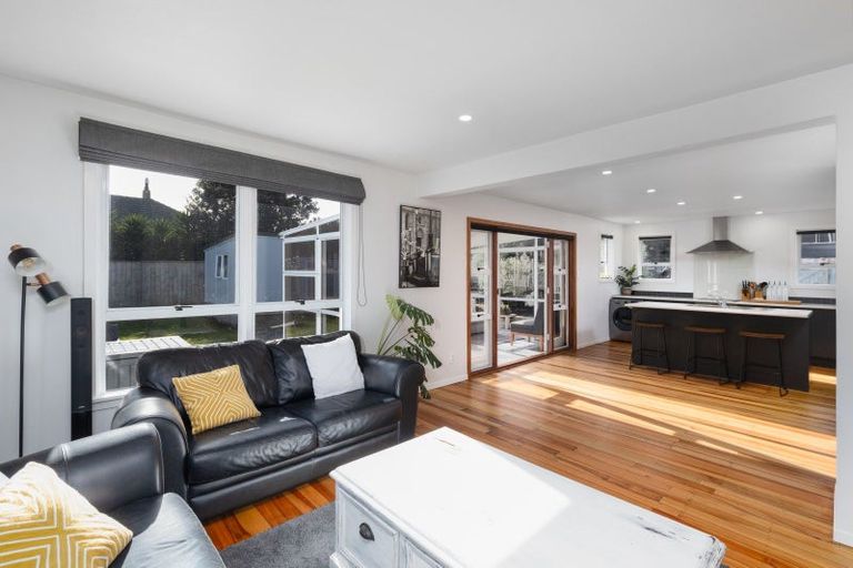 Photo of property in 88 Huatoki Street, Vogeltown, New Plymouth, 4310