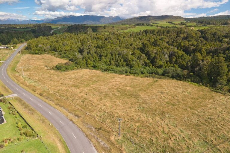 Photo of property in 52 Aratika Drive, Arnold Valley, 7872