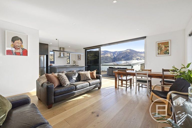 Photo of property in 18 Scurr Terrace, Wanaka, 9305