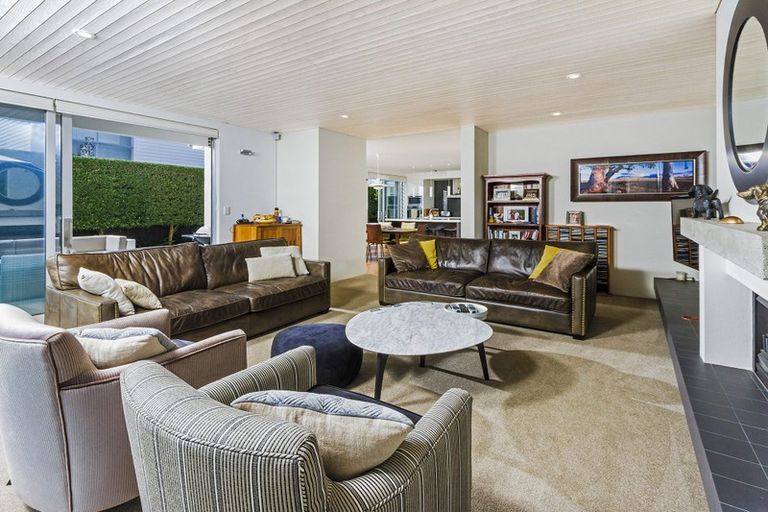 Photo of property in 19 Muritai Road, Milford, Auckland, 0620