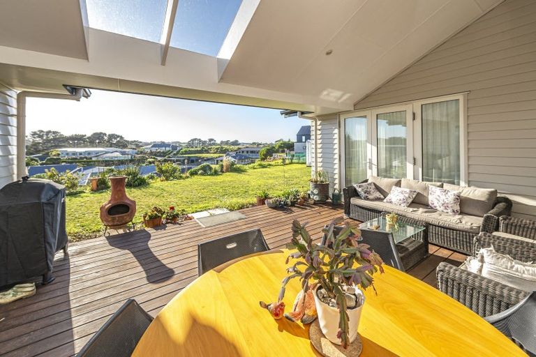 Photo of property in 12 Longbeach Drive, Castlecliff, Whanganui, 4501