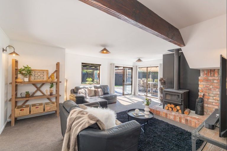 Photo of property in 11 Johnswood Grove, Clouston Park, Upper Hutt, 5018