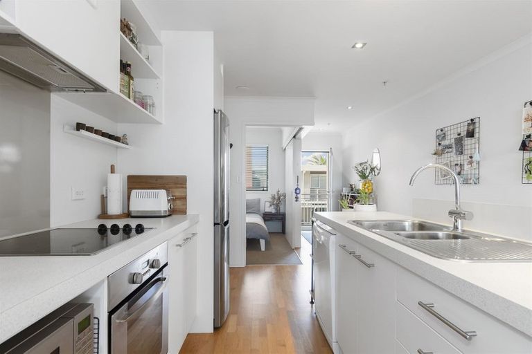 Photo of property in Algarve Apartments, 312/332 Maunganui Road, Mount Maunganui, 3116