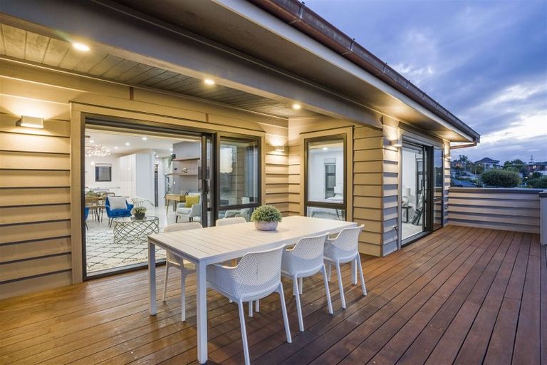 Photo of property in 102b Mellons Bay Road, Mellons Bay, Auckland, 2014