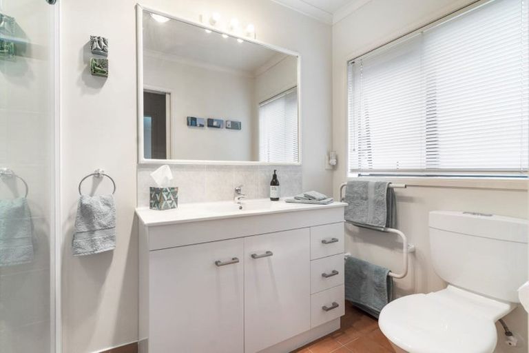 Photo of property in 5 Beragh Place, East Tamaki, Auckland, 2016