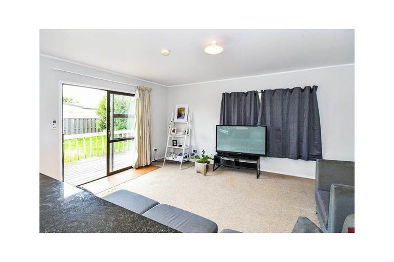 Photo of property in 1/24 Burundi Avenue, Clendon Park, Auckland, 2103