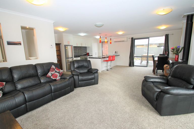 Photo of property in 16 Copperfield Close, Mosgiel, 9024