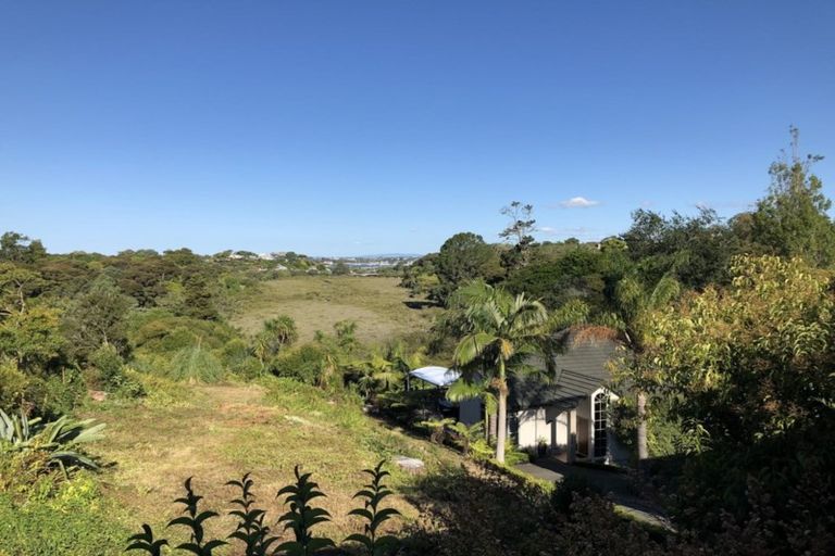 Photo of property in 25 Lake Road, Northcote, Auckland, 0627