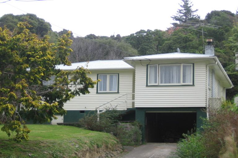 Photo of property in 25 Bird Grove, Stokes Valley, Lower Hutt, 5019