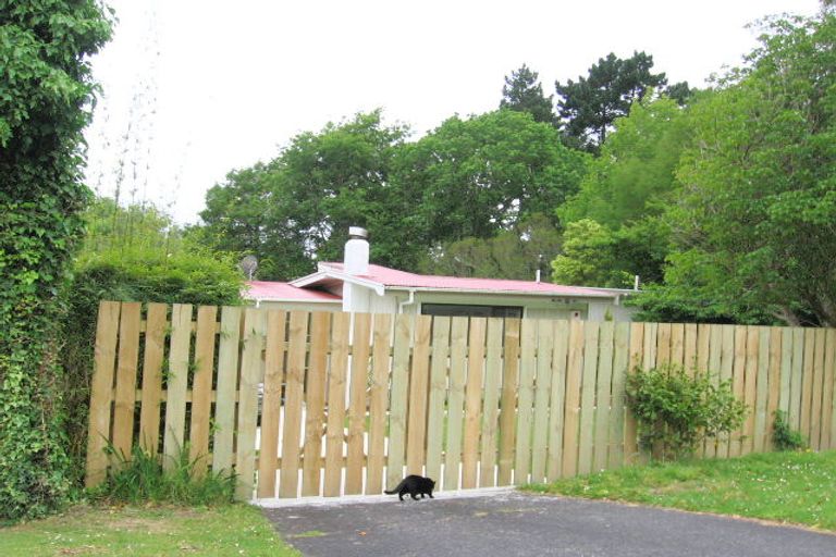 Photo of property in 48 Clayburn Road, Glen Eden, Auckland, 0602