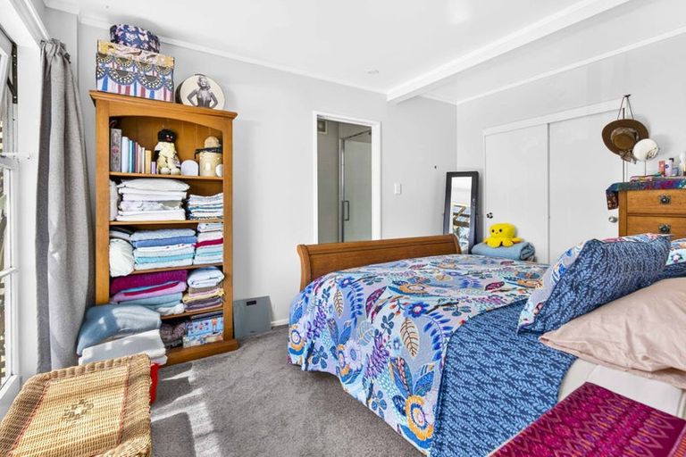 Photo of property in 1/6 Sundown Avenue, Manly, Whangaparaoa, 0930