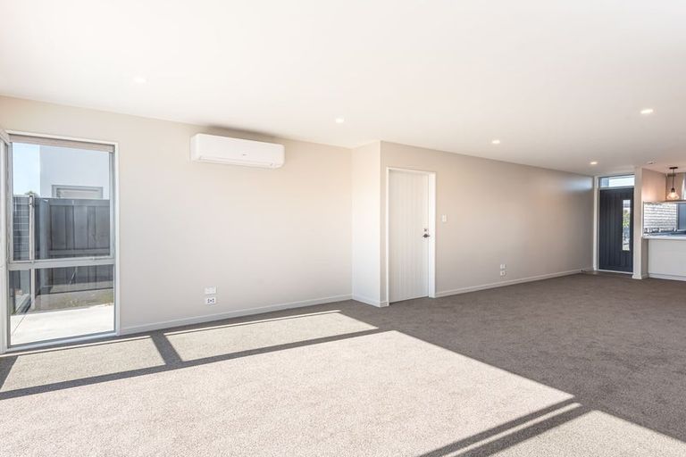 Photo of property in 5 Kakapo Lane, Redwood, Christchurch, 8051