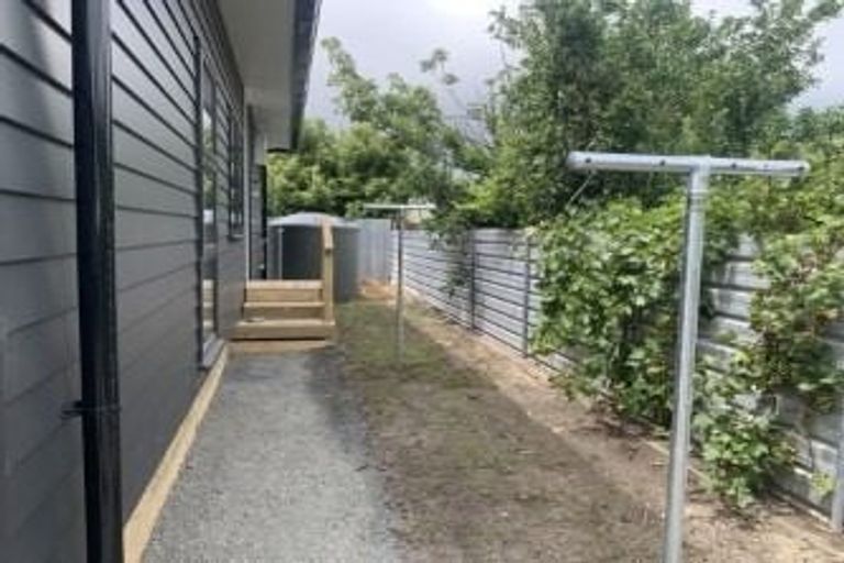 Photo of property in 2/44 Stanley Road, Glenfield, Auckland, 0629