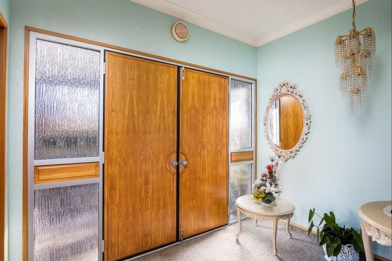 Photo of property in 166 Heta Road, Highlands Park, New Plymouth, 4312