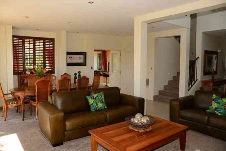 Photo of property in 51 Hikanui Drive, Havelock North, 4130