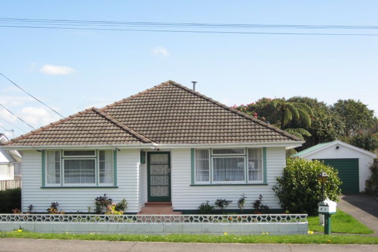 Photo of property in 61 Wallath Road, Westown, New Plymouth, 4310