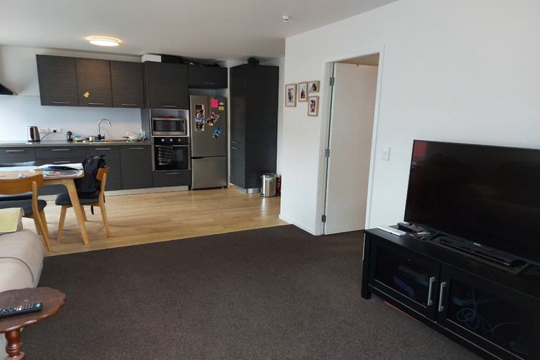 Photo of property in 8/32 Akaroa Drive, Maupuia, Wellington, 6022